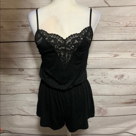 Vs Lace Romper - Picture 3 of 7